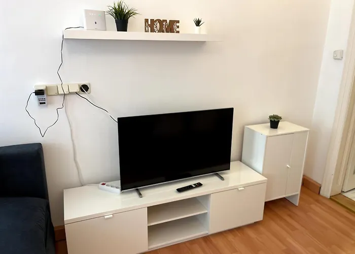 Cozy Two-bedroom Near Metro - Self Check-in * Vienna