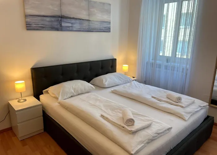 Apartment Cozy Two-bedroom Near Metro - Self Check-in