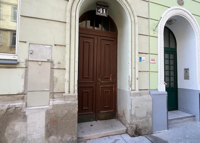 Cozy Two-bedroom Near Metro - Self Check-in * Vienna