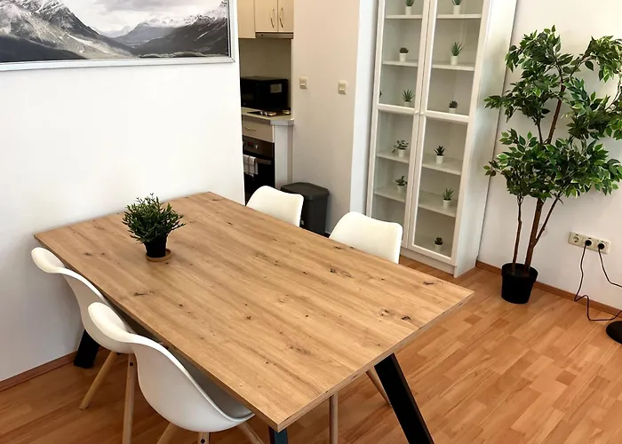 Cozy Two-bedroom Near Metro - Self Check-in