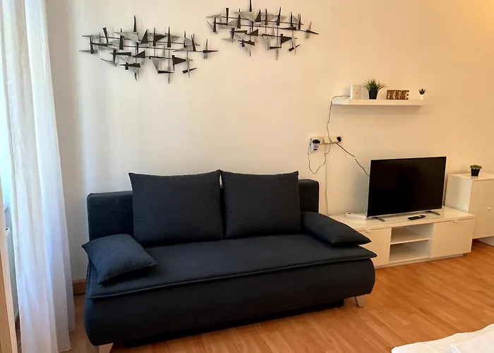 Apartment Cozy Two-bedroom Near Metro - Self Check-in